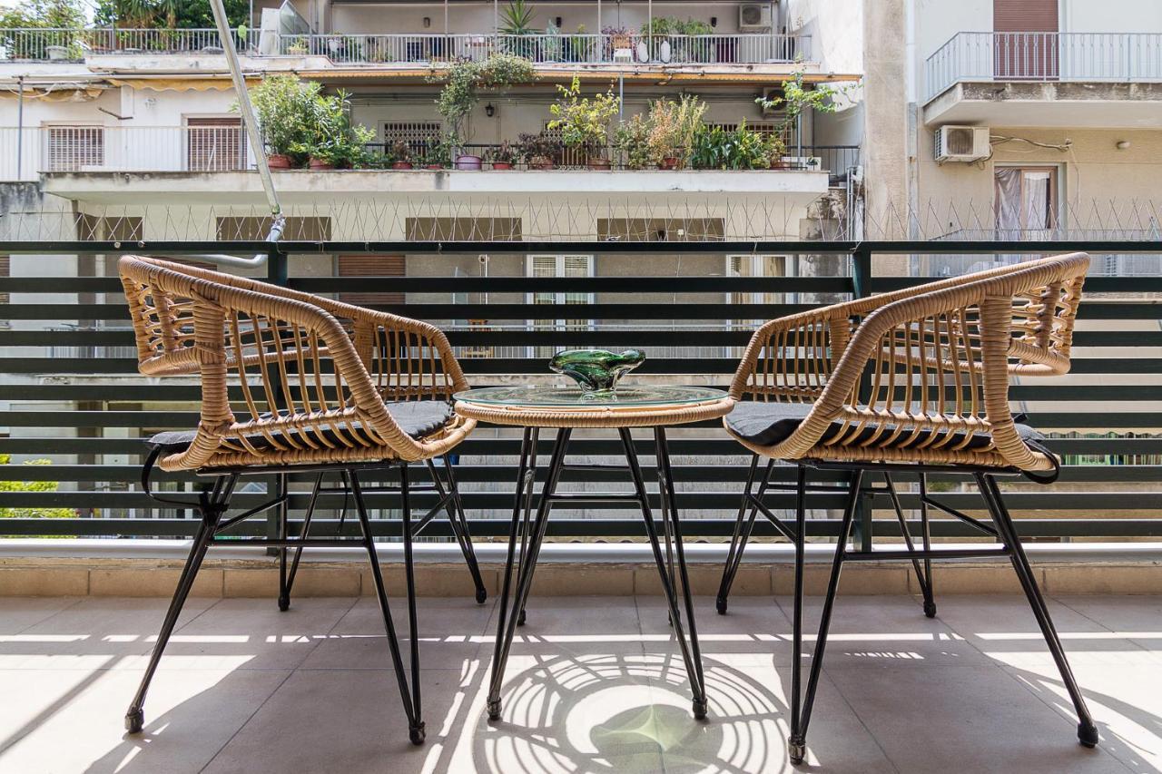 Bright And Spacious 2-Bedrooms Apartment In アテネ エクステリア 写真