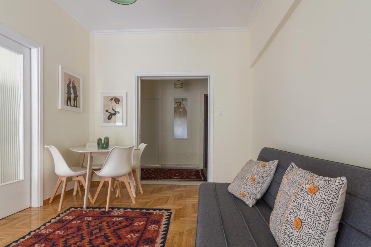 Bright And Spacious 2-Bedrooms Apartment In アテネ エクステリア 写真